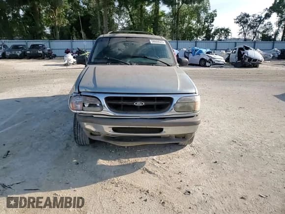 ✅ 1996 Ford Explorer XL • VIN: 1FMDU34X9TZA13792 • Лот: 58668525. Опубликован ранее на Copart с пробегом 123 231 миль. Бесплатный доступ к архиву аукционных продаж из США и подробный отчёт об истории автомобиля на DreamBid. Изображение 14.