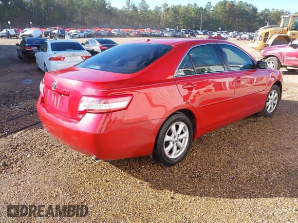 ✅ 2011 Toyota Camry LE • VIN: 4T1BK3EK1BU624783 • Lot: 43615349. Wystawiony na IAAI z przebiegiem 169 877 mil. Bezpłatny archiwum sprzedaży aukcyjnych z USA i szczegółowy raport historii pojazdu na DreamBid. Zdjęcie 4.