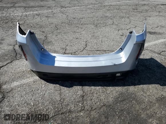 ✅ 2020 Toyota Prius XLE • VIN: JTDKARFP8L3150164 • Lot: 71283345. Listed on Copart with 121,800 mi. Free auction sales archive from the USA and detailed vehicle history report at DreamBid. Image 12.