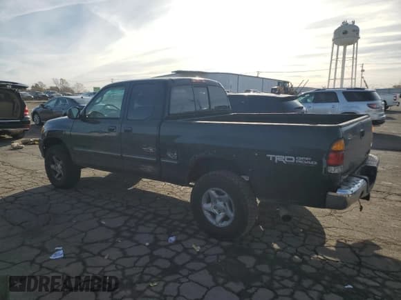 ✅ 2002 Toyota Tundra Limited • VIN: 5TBBT48132S307269 • Лот: 92701775. Опубликован ранее на Copart с пробегом 196 229 миль. Бесплатный доступ к архиву аукционных продаж из США и подробный отчёт об истории автомобиля на DreamBid. Изображение 2.