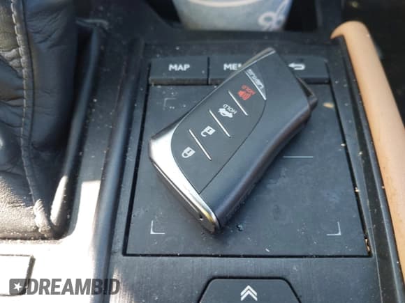 ✅ 2021 Lexus ES 300h • VIN: 58ADA1C11MU009897 • Лот: 42131776. Опубликован ранее на IAAI с пробегом 28 460 миль. Бесплатный доступ к архиву аукционных продаж из США и подробный отчёт об истории автомобиля на DreamBid. Изображение 11.