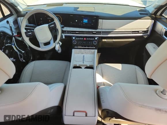 ✅ 2025 Hyundai Santa Fe Calligraphy • VIN: 5NMP5DG11SH051290 • Lot: 84210365. Listed on Copart with 4,533 mi. Free auction sales archive from the USA and detailed vehicle history report at DreamBid. Image 8.