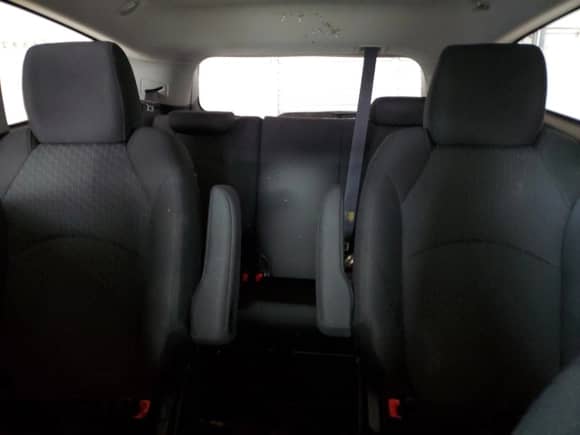 2011 Chevrolet Traverse 1LT z VIN 1GNKRGED2BJ255868, wystawiony jako Copart lot #48715535 z przebiegiem 127 623 mil mil oraz Szkoda całkowita • Salvage title. Historia ofert i sprzedaży dostępna na DreamBid. Obrazek 10.