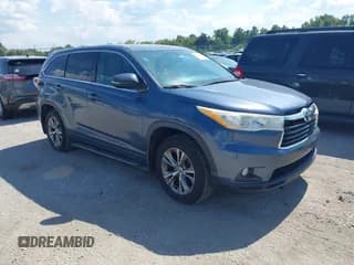 ✅ 2014 Toyota Highlander LE • VIN: 5TDBKRFH1ES013333 • Lot: 43218399. Wystawiony na IAAI z przebiegiem 200 672 mil. Bezpłatny archiwum sprzedaży aukcyjnych z USA i szczegółowy raport historii pojazdu na DreamBid. Zdjęcie 1.