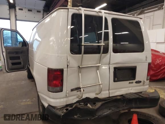 ✅ 2011 Ford Econoline Cargo Commercial • VIN: 1FTNE1EW5BDB01167 • Лот: 41226859. Опубликован ранее на IAAI с пробегом 248 606 миль. Бесплатный доступ к архиву аукционных продаж из США и подробный отчёт об истории автомобиля на DreamBid. Изображение 6.