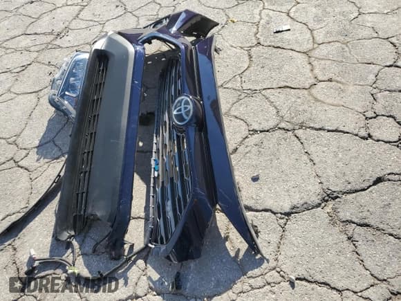 ✅ 2019 Toyota RAV4 Limited • VIN: JTMN1RFV5KJ021773 • Lot: 84445615. Listed on Copart with 102,058 mi. Free auction sales archive from the USA and detailed vehicle history report at DreamBid. Image 13.