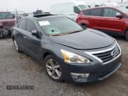 ✅ 2013 Nissan Altima SV • VIN: 1N4AL3AP5DC917132 • Lot: 43731853. Wystawiony na IAAI z przebiegiem 92 710 mil. Bezpłatny archiwum sprzedaży aukcyjnych z USA i szczegółowy raport historii pojazdu na DreamBid. Zdjęcie 1.