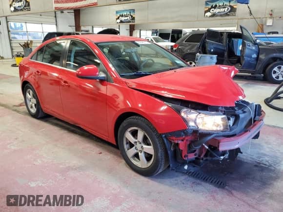 2014 Chevrolet Cruze 1LT z VIN 1G1PC5SB0E7301330, wystawiony jako Copart lot #89848315 z przebiegiem 33 098 mil mil oraz Szkoda całkowita • Salvage title. Historia ofert i sprzedaży dostępna na DreamBid. Obrazek 4.