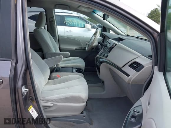 ✅ 2011 Toyota Sienna LE AAS • VIN: 5TDKK3DC8BS091026 • Лот: 42441983. Опубликован ранее на IAAI с пробегом 191 553 миль. Бесплатный доступ к архиву аукционных продаж из США и подробный отчёт об истории автомобиля на DreamBid. Изображение 5.