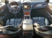 ✅ 2017 Lincoln Continental Livery • VIN: 1LN6L9UK4H5612858 • Лот: 92955025. Опубликован ранее на Copart с пробегом 338 758 миль. Бесплатный доступ к архиву аукционных продаж из США и подробный отчёт об истории автомобиля на DreamBid. Изображение 8.