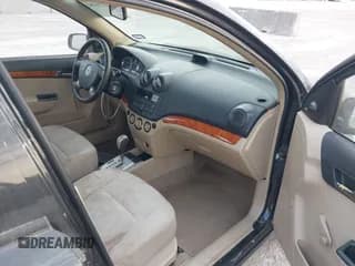 ✅ 2009 Chevrolet Aveo 1LT • VIN: KL1TD56E09B626562 • Lot: 41876182. Wystawiony na IAAI z przebiegiem 108 496 mil. Bezpłatny archiwum sprzedaży aukcyjnych z USA i szczegółowy raport historii pojazdu na DreamBid. Zdjęcie 5.