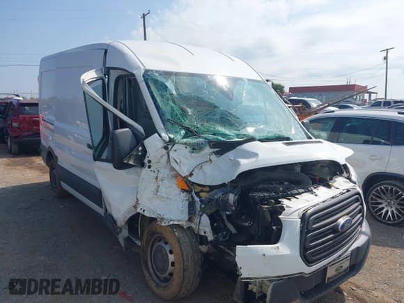 ✅ 2016 Ford Transit Cargo • VIN: 1FTYR2CM6GKA55411 • Lot: 42582896. Listed on IAAI with 89,921 mi. Free auction sales archive from the USA and detailed vehicle history report at DreamBid. Image 6.