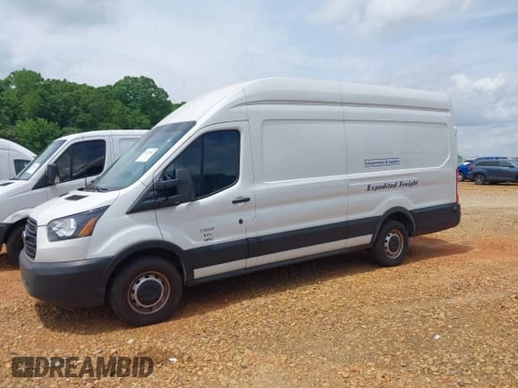 ✅ 2019 Ford Transit • VIN: 1FTBW3XM5KKA65144 • Lot: 42177817. Wystawiony na IAAI z przebiegiem 531 306 mil. Bezpłatny archiwum sprzedaży aukcyjnych z USA i szczegółowy raport historii pojazdu na DreamBid. Zdjęcie 6.