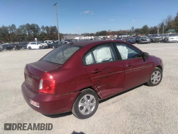 ✅ 2010 Hyundai Accent GLS • VIN: KMHCN4AC7AU483622 • Lot: 43490386. Wystawiony na IAAI z przebiegiem 213 844 mil. Bezpłatny archiwum sprzedaży aukcyjnych z USA i szczegółowy raport historii pojazdu na DreamBid. Zdjęcie 4.
