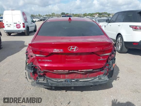 ✅ 2017 Hyundai Elantra SE • VIN: KMHD84LF4HU061160 • Lot: 43280786. Wystawiony na IAAI z przebiegiem 52 240 mil. Bezpłatny archiwum sprzedaży aukcyjnych z USA i szczegółowy raport historii pojazdu na DreamBid. Zdjęcie 6.