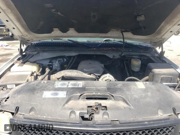 ✅ 2002 Chevrolet Silverado 1500 • VIN: 1GBHC29U22E300208 • Лот: 52234395. Опубликован ранее на Copart с пробегом Не указан. Бесплатный доступ к архиву аукционных продаж из США и подробный отчёт об истории автомобиля на DreamBid. Изображение 11.