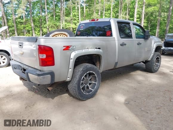 ✅ 2009 Chevrolet Silverado 2500HD LT • VIN: 1GCHK53K89F115396 • Лот: 42130649. Опубликован ранее на IAAI с пробегом 225 590 миль. Бесплатный доступ к архиву аукционных продаж из США и подробный отчёт об истории автомобиля на DreamBid. Изображение 4.