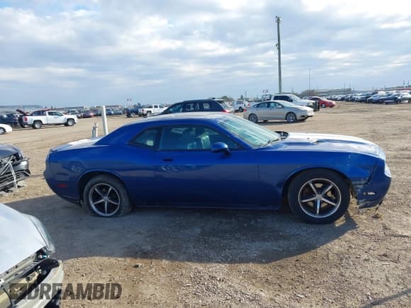 ✅ 2010 Dodge Challenger SE • VIN: 2B3CJ4DV8AH159175 • Lot: 41405959. Wystawiony na IAAI z przebiegiem 169 870 mil. Bezpłatny archiwum sprzedaży aukcyjnych z USA i szczegółowy raport historii pojazdu na DreamBid. Zdjęcie 13.
