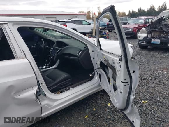 ✅ 2019 Acura TLX • VIN: 19UUB1F31KA003460 • Lot: 43768390. Listed on IAAI with 87,636 mi. Free auction sales archive from the USA and detailed vehicle history report at DreamBid. Image 5.