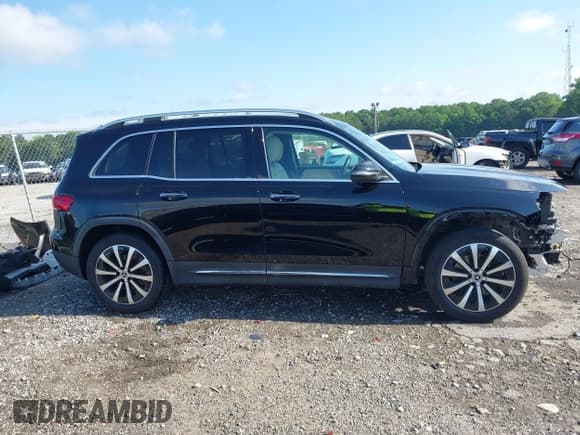 ✅ 2021 Mercedes-Benz GLB 250 • VIN: W1N4M4GB9MW108228 • Lot: 42440590. Listed on IAAI with 41,742 mi. Free auction sales archive from the USA and detailed vehicle history report at DreamBid. Image 14.