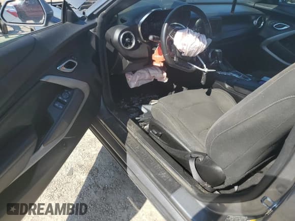 ✅ 2020 Chevrolet Camaro 1LT • VIN: 1G1FB3DXXL0104232 • Lot: 56117385. Listed on Copart with 59,751 mi. Free auction sales archive from the USA and detailed vehicle history report at DreamBid. Image 8.