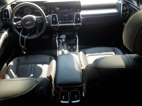 ✅ 2023 Kia Sorento SX • VIN: 5XYRKDLF8PG226106 • Lot: 80510545. Listed on Copart with 20,638 mi. Free auction sales archive from the USA and detailed vehicle history report at DreamBid. Image 8.