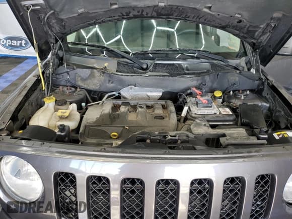 ✅ 2015 Jeep Patriot Altitude • VIN: 1C4NJRBB0FD290893 • Lot: 81289955. Wystawiony na Copart z przebiegiem 91 574 mil. Bezpłatny archiwum sprzedaży aukcyjnych z USA i szczegółowy raport historii pojazdu na DreamBid. Zdjęcie 12.