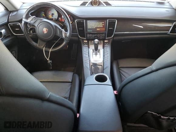 ✅ 2013 Porsche Panamera S • VIN: WP0AB2A77DL061226 • Lot: 49789555. Wystawiony na Copart z przebiegiem 48 851 mil. Bezpłatny archiwum sprzedaży aukcyjnych z USA i szczegółowy raport historii pojazdu na DreamBid. Zdjęcie 8.