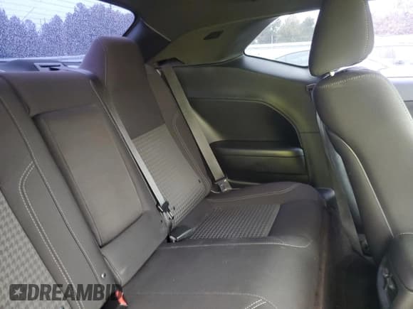 ✅ 2019 Dodge Challenger SXT • VIN: 2C3CDZAG8KH525666 • Lot: 90649955. Wystawiony na Copart z przebiegiem 95 991 mil. Bezpłatny archiwum sprzedaży aukcyjnych z USA i szczegółowy raport historii pojazdu na DreamBid. Zdjęcie 10.