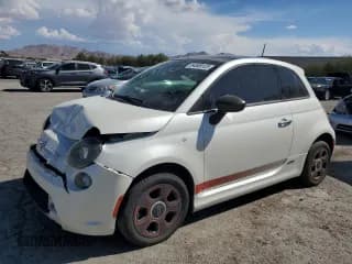 ✅ 2013 FIAT 500e • VIN: 3C3CFFGE2DT732126 • Lot: 84569125. Wystawiony na Copart z przebiegiem 59 615 mil. Bezpłatny archiwum sprzedaży aukcyjnych z USA i szczegółowy raport historii pojazdu na DreamBid. Zdjęcie 1.