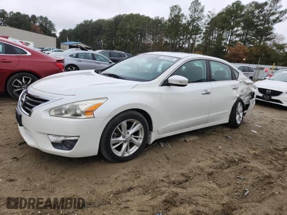 ✅ 2015 Nissan Altima SL • VIN: 1N4AL3AP1FN348786 • Lot: 93423365. Listed on Copart with 84,329 mi. Free auction sales archive from the USA and detailed vehicle history report at DreamBid. Image 1.