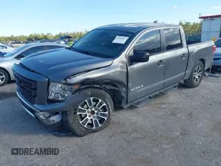 ✅ 2023 Nissan Titan SV • VIN: 1N6AA1EF8PN115279 • Lot: 43521027. Wystawiony na IAAI z przebiegiem 59 489 mil. Bezpłatny archiwum sprzedaży aukcyjnych z USA i szczegółowy raport historii pojazdu na DreamBid. Zdjęcie 2.