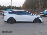 ✅ 2023 Tesla Model X Plaid • VIN: 7SAXCBE66PF408435 • Lot: 43657505. Wystawiony na IAAI z przebiegiem Nie podano. Bezpłatny archiwum sprzedaży aukcyjnych z USA i szczegółowy raport historii pojazdu na DreamBid. Zdjęcie 12.