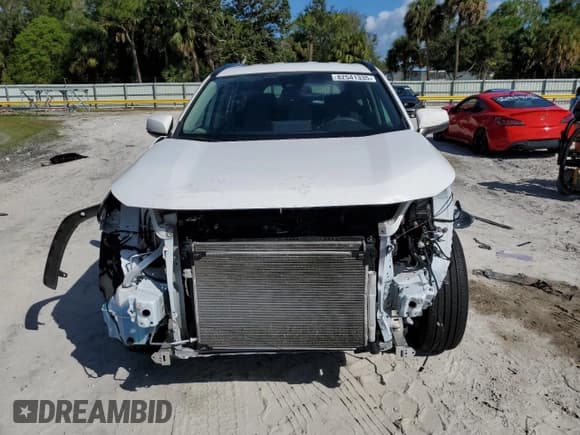 ✅ 2024 Toyota RAV4 XLE • VIN: 2T3W1RFV8RC282185 • Lot: 82541335. Listed on Copart with 36,977 mi. Free auction sales archive from the USA and detailed vehicle history report at DreamBid. Image 5.