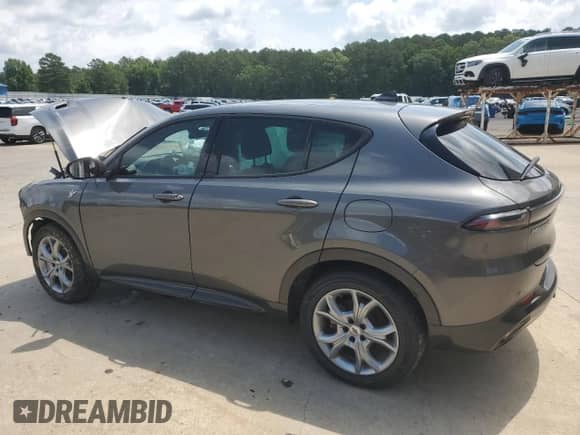 2024 Dodge Hornet R/T z VIN ZACPDFCW6R3A29068, wystawiony jako Copart lot #61591825 z przebiegiem Nie podano mil oraz Nie do naprawy • Non repairable. Historia ofert i sprzedaży dostępna na DreamBid. Obrazek 2.