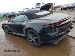 ✅ 2020 Aston Martin DBS • VIN: SCFRMHCV5LGT02155 • Lot: 82039923. Wystawiony na Copart z przebiegiem 1 325 mil. Bezpłatny archiwum sprzedaży aukcyjnych z USA i szczegółowy raport historii pojazdu na DreamBid. Zdjęcie 2.