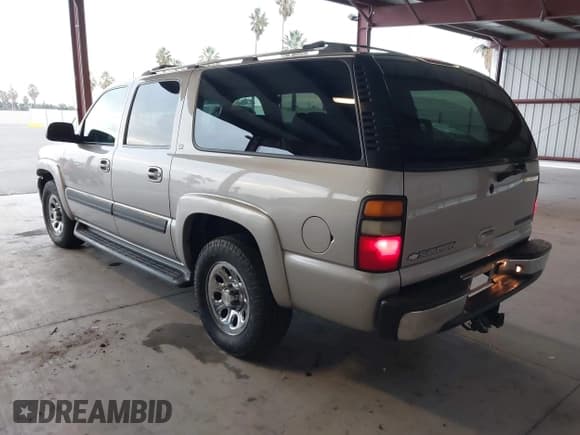 ✅ 2005 Chevrolet Suburban Z71 • VIN: 3GNFK16Z65G212590 • Lot: 43670546. Wystawiony na IAAI z przebiegiem 157 887 mil. Bezpłatny archiwum sprzedaży aukcyjnych z USA i szczegółowy raport historii pojazdu na DreamBid. Zdjęcie 3.