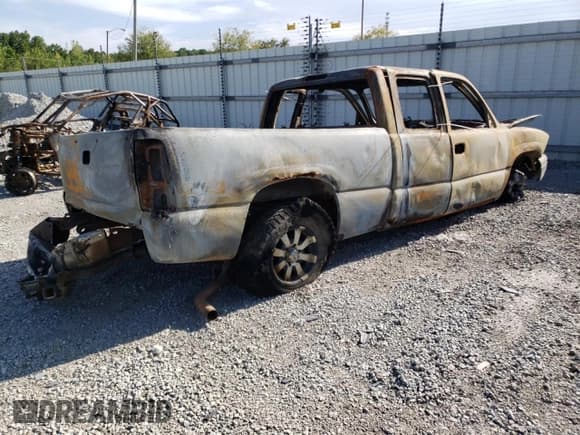 ✅ 2003 Chevrolet Silverado 1500 LS • VIN: 1GCEK19T13E191406 • Лот: 68137284. Опубликован ранее на Copart с пробегом Не указан. Бесплатный доступ к архиву аукционных продаж из США и подробный отчёт об истории автомобиля на DreamBid. Изображение 3.