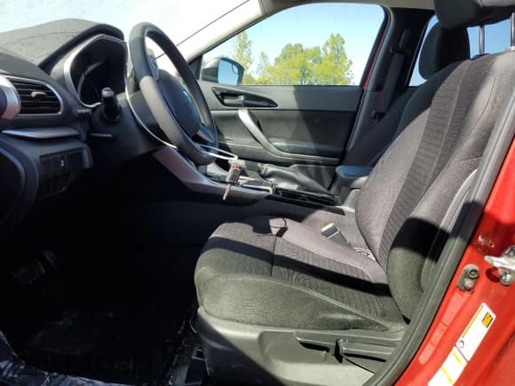 ✅ 2018 Mitsubishi Eclipse Cross LE • VIN: JA4AT4AA3JZ065880 • Lot: 81887905. Listed on Copart with 64,673 mi. Free auction sales archive from the USA and detailed vehicle history report at DreamBid. Image 7.