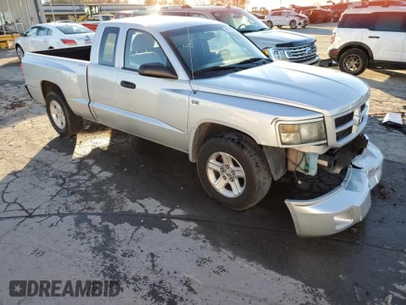 ✅ 2011 Ram Dakota Big Horn • VIN: 1D7RE3BP5BS619761 • Lot: 80319844. Listed on Copart with 154,972 mi. Free auction sales archive from the USA and detailed vehicle history report at DreamBid. Image 4.