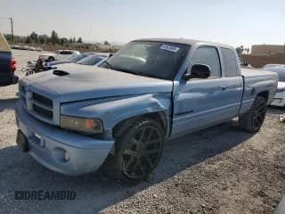 ✅ 2001 Dodge 1500 • VIN: 3B7HC13Z31M565013 • Лот: 67623465. Опубликован ранее на Copart с пробегом 257 447 миль. Бесплатный доступ к архиву аукционных продаж из США и подробный отчёт об истории автомобиля на DreamBid. Изображение 1.