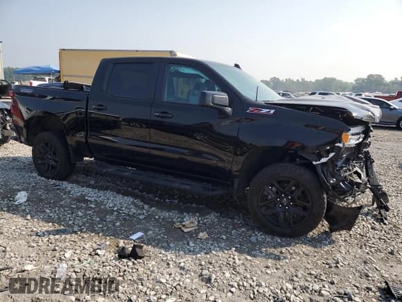 ✅ 2022 Chevrolet Silverado 1500 LT Trail Boss • VIN: 3GCUDFET1NG689741 • Lot: 67186195. Wystawiony na Copart z przebiegiem 32 376 mil. Bezpłatny archiwum sprzedaży aukcyjnych z USA i szczegółowy raport historii pojazdu na DreamBid. Zdjęcie 4.