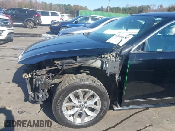 ✅ 2016 Volkswagen Passat S • VIN: 1VWAT7A38GC043519 • Лот: 43706482. Опубликован ранее на IAAI с пробегом 135 862 миль. Бесплатный доступ к архиву аукционных продаж из США и подробный отчёт об истории автомобиля на DreamBid. Изображение 6.