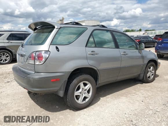 ✅ 2002 Lexus RX 300 • VIN: JTJHF10U620259215 • Lot: 58727995. Wystawiony na Copart z przebiegiem 228 252 mil. Bezpłatny archiwum sprzedaży aukcyjnych z USA i szczegółowy raport historii pojazdu na DreamBid. Zdjęcie 3.