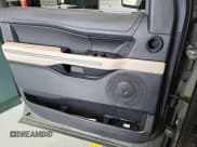 ✅ 2024 Ford Expedition XLT • VIN: 1FMJU1J86REA72349 • Lot: 43944786. Wystawiony na IAAI z przebiegiem 54 528 mil. Bezpłatny archiwum sprzedaży aukcyjnych z USA i szczegółowy raport historii pojazdu na DreamBid. Zdjęcie 39.