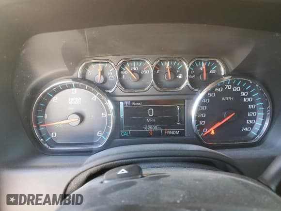 ✅ 2015 Chevrolet Suburban LT • VIN: 1GNSKJKC9FR692948 • Lot: 65414594. Wystawiony na Copart z przebiegiem 182 909 mil. Bezpłatny archiwum sprzedaży aukcyjnych z USA i szczegółowy raport historii pojazdu na DreamBid. Zdjęcie 9.