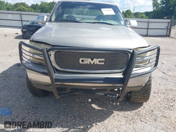 ✅ 2002 GMC Sierra 1500 SLE • VIN: 2GTEC19V221417144 • Лот: 42584603. Опубликован ранее на IAAI с пробегом 137 971 миль. Бесплатный доступ к архиву аукционных продаж из США и подробный отчёт об истории автомобиля на DreamBid. Изображение 17.