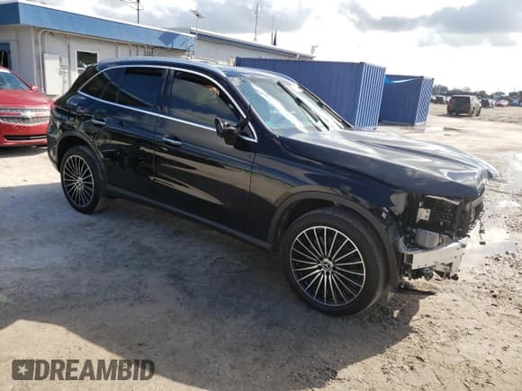 ✅ 2025 Mercedes-Benz GLC 300 • VIN: W1NKM4GB4SF286598 • Lot: 81789165. Listed on Copart with 2,585 mi. Free auction sales archive from the USA and detailed vehicle history report at DreamBid. Image 4.