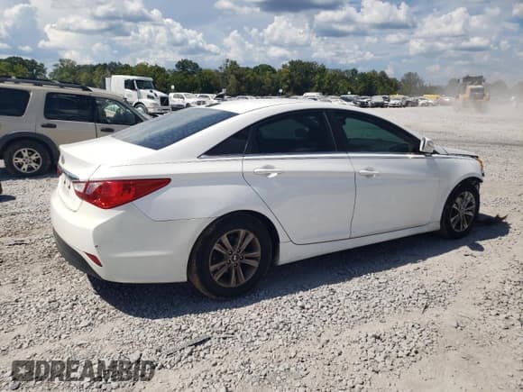 ✅ 2014 Hyundai Sonata GLS • VIN: 5NPEB4AC6EH918183 • Lot: 69816064. Listed on Copart with 228,584 mi. Free auction sales archive from the USA and detailed vehicle history report at DreamBid. Image 3.