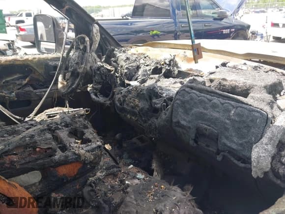 ✅ 2015 Chevrolet Silverado 2500HD Work Truck • VIN: 1GC1KUEG0FF129924 • Lot: 42050402. Listed on IAAI with 162,472 mi. Free auction sales archive from the USA and detailed vehicle history report at DreamBid. Image 5.